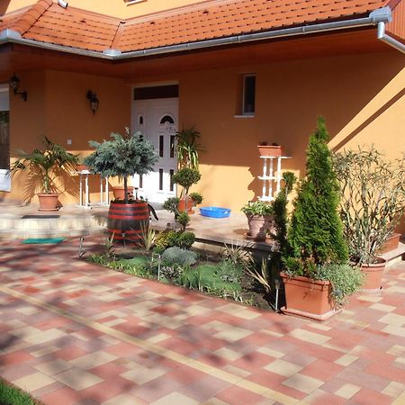 Gal Apartmanhaz Harkány Екстериор снимка