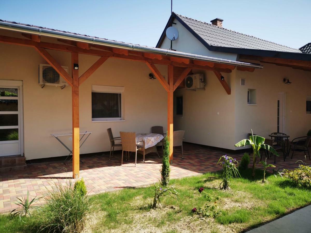 Gal Apartmanhaz Harkány Екстериор снимка